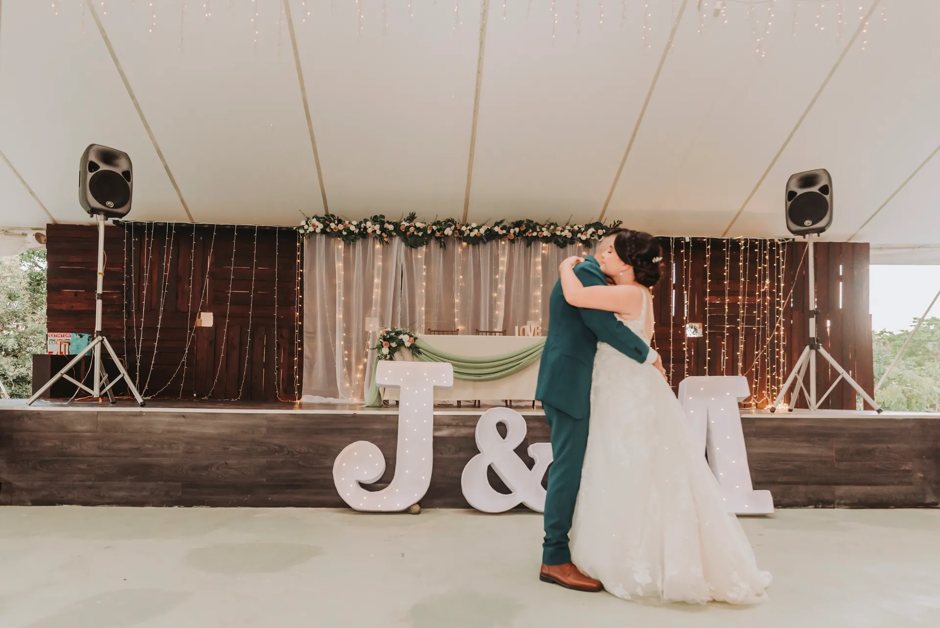 Pareja en su día especial en El Monte